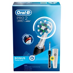 ORAL B Pro 2000 Power Brush Black with Travel Case